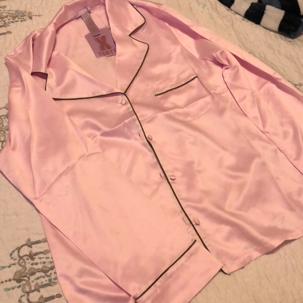 ❌❌ON HOLD❌❌Savage x fenty pajamas shirt✨